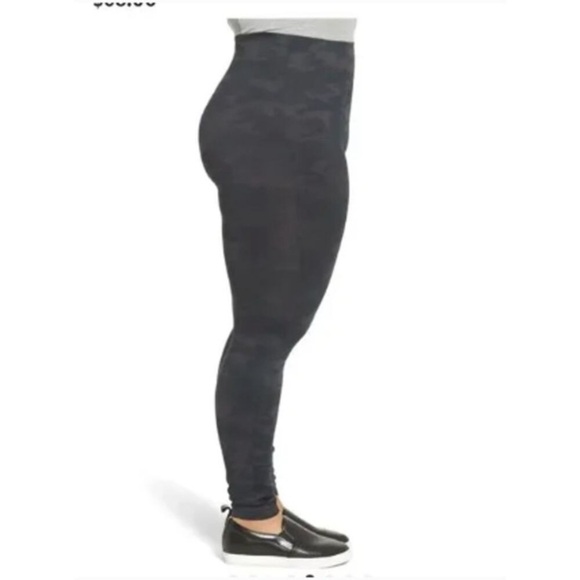 SPANX Look At Me Now Camo Seamless‎ Leggings // 3 X - Picture 3 of 9